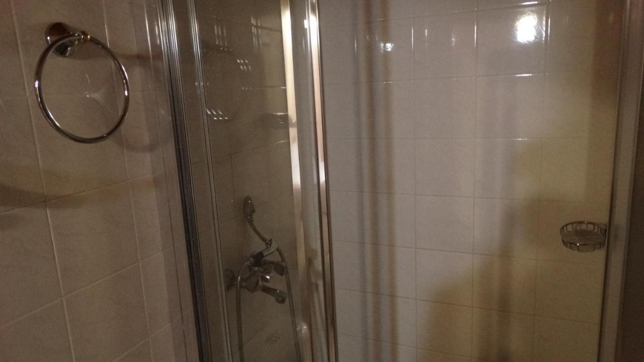 Akrotainaritis Rooms ييروميلين المظهر الخارجي الصورة