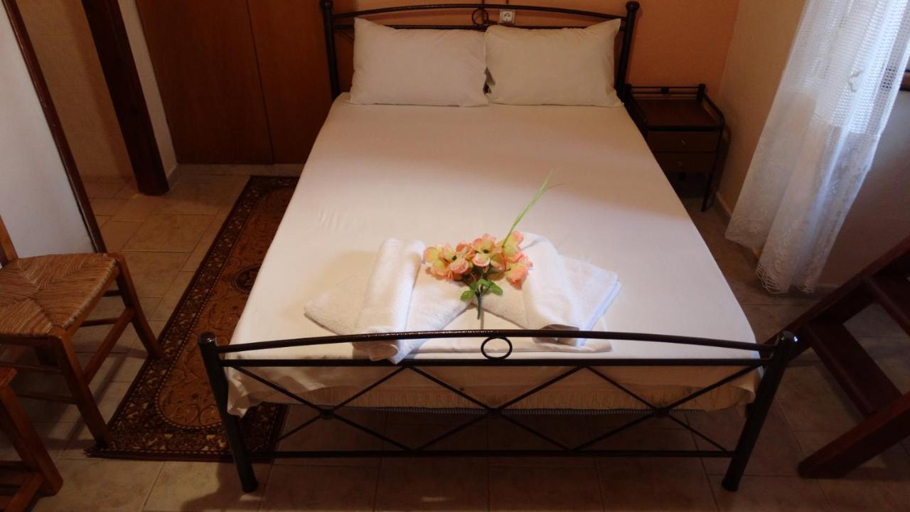 Akrotainaritis Rooms ييروميلين المظهر الخارجي الصورة